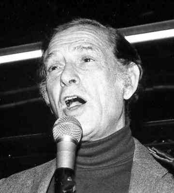Oscar Brand at the 50th anniversary of Folksong Festival in December 1995